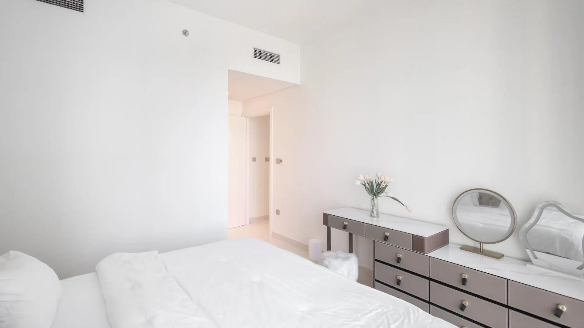 Apartment Emaar Beachfront Luxe Retreat Dubai United Arab Emirates