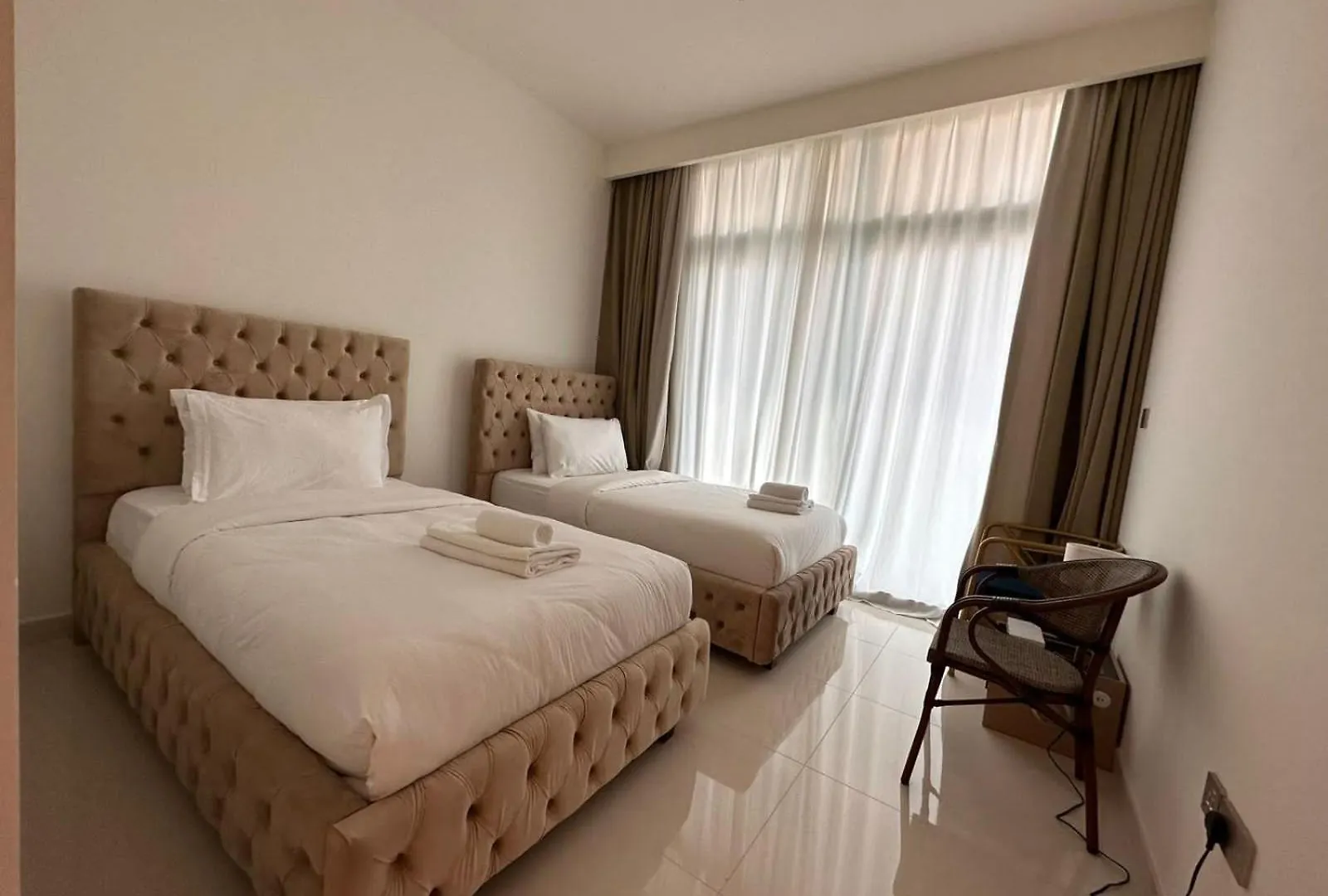 Emaar Beachfront Luxe Retreat Dubai Apartment